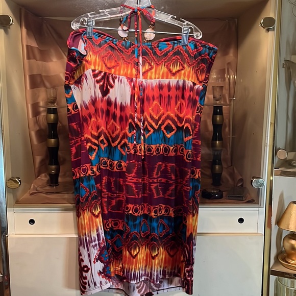 Colorful cover up - Picture 3 of 3